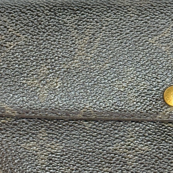 Louis Vuitton Monogram Sarah Wallet – Vintage Classic in Fair Condition - Picture 12 of 14